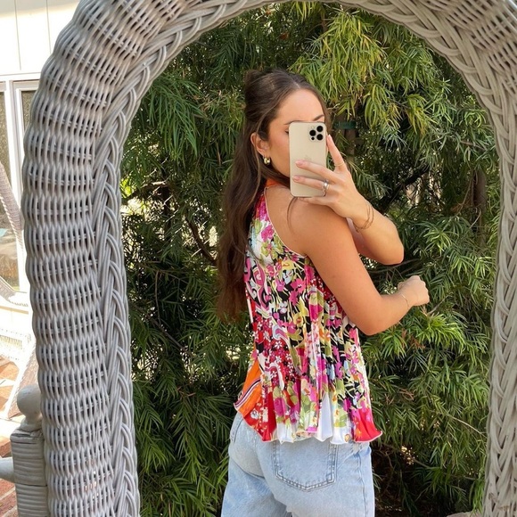 Beautiful vtg floral print pleated halter blouse / fits size xs to s - Picture 5 of 6